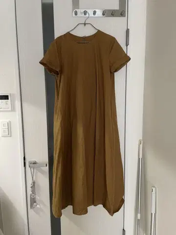 카멜 반팔 A 라인 원피스