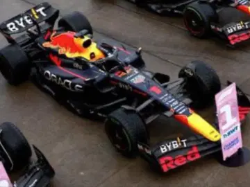 스파크 1/43 오라클 레드불 레이싱 RB18