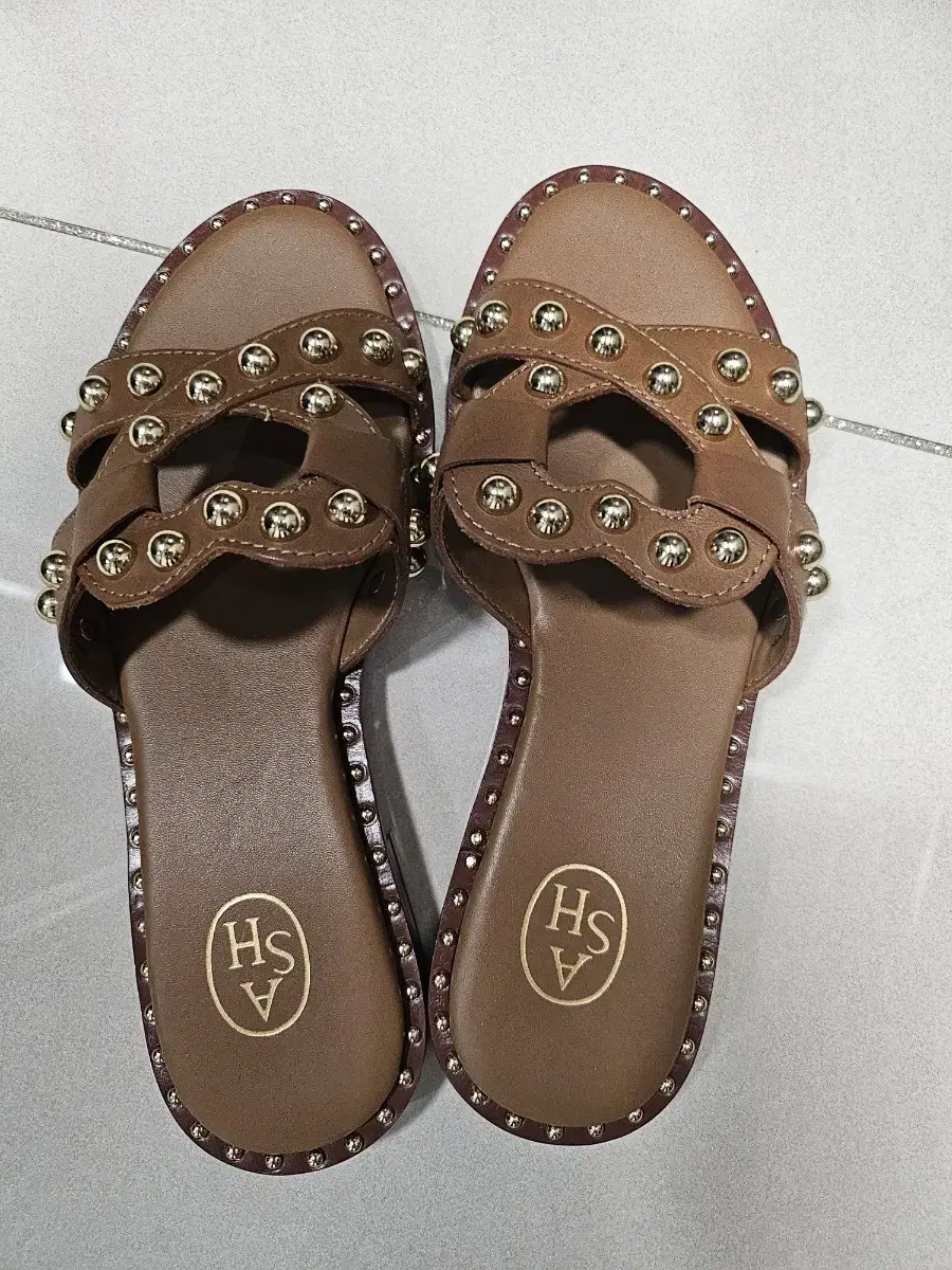 Ashi Sandals