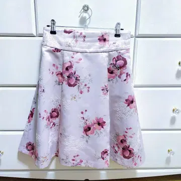 플라워 무늬 플레어 스커트 핑크 질스튜어트