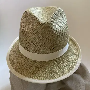 WKJW 베이지 스트로우 햇 페도라 타입 미사용 보관품입니다.