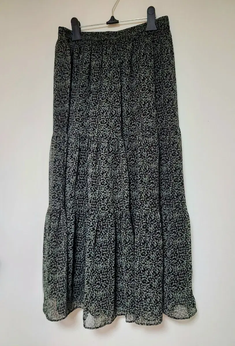 Patterned chiffon banded long skirt