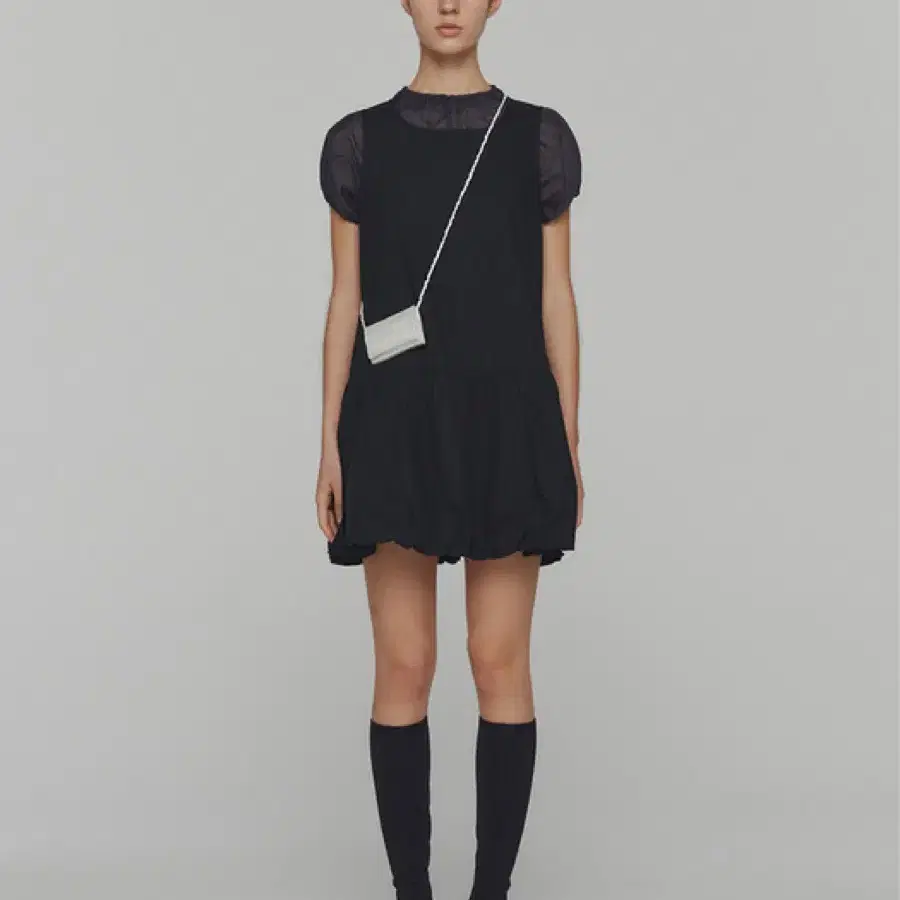 Jennie着用 AMOMENTO VOLUME MINI DRESS 韓国 Niu on X: 