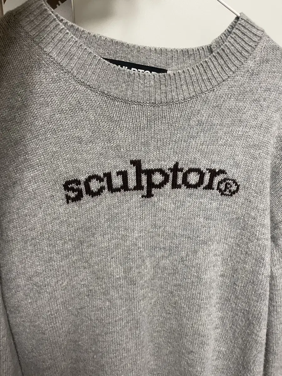 Sculptor Inta Sha Wool Knit Gray