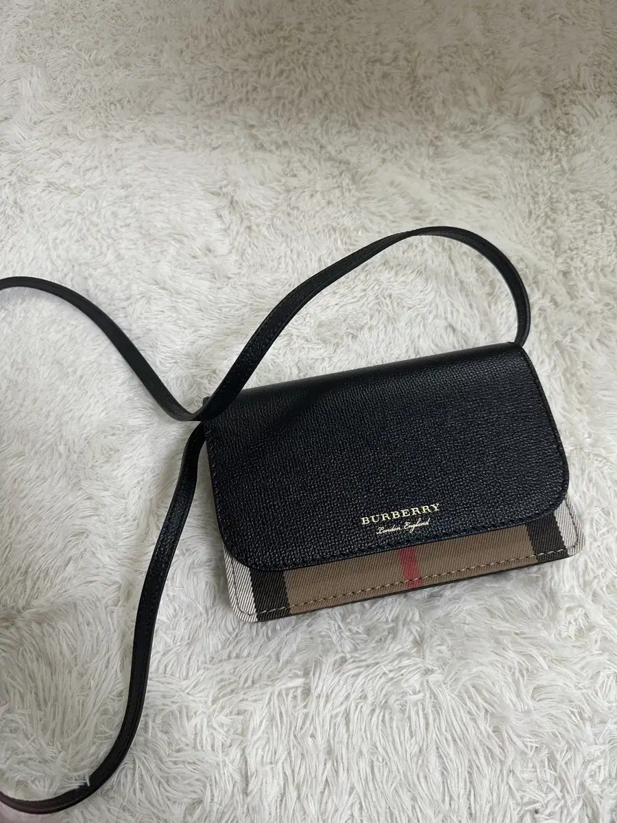 버버리 햄프셔 크로스백