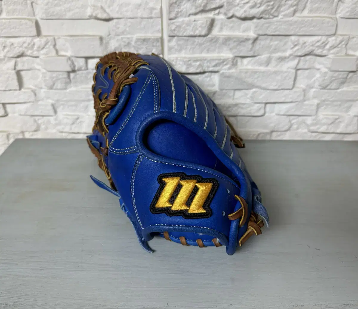 Morimoto Left-handed Outfield 13-inch Baseball Glove