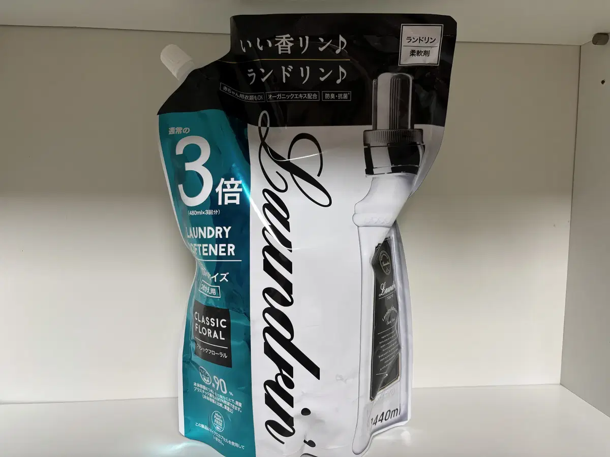 일본 란도린 고농축 섬유유연제 클래식 플로랄 대용량 1440ml