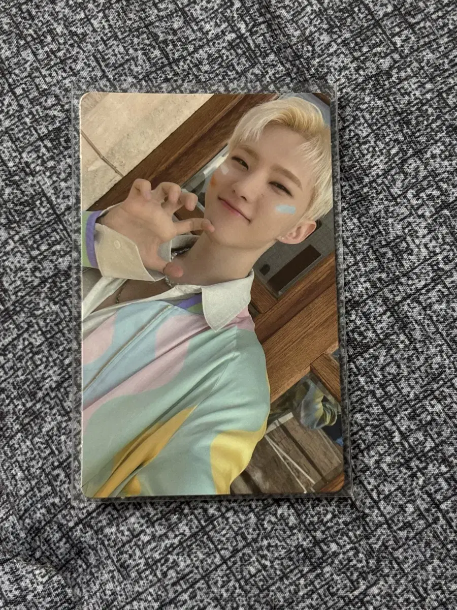 세븐틴 페더썬 앨포 호시 포카