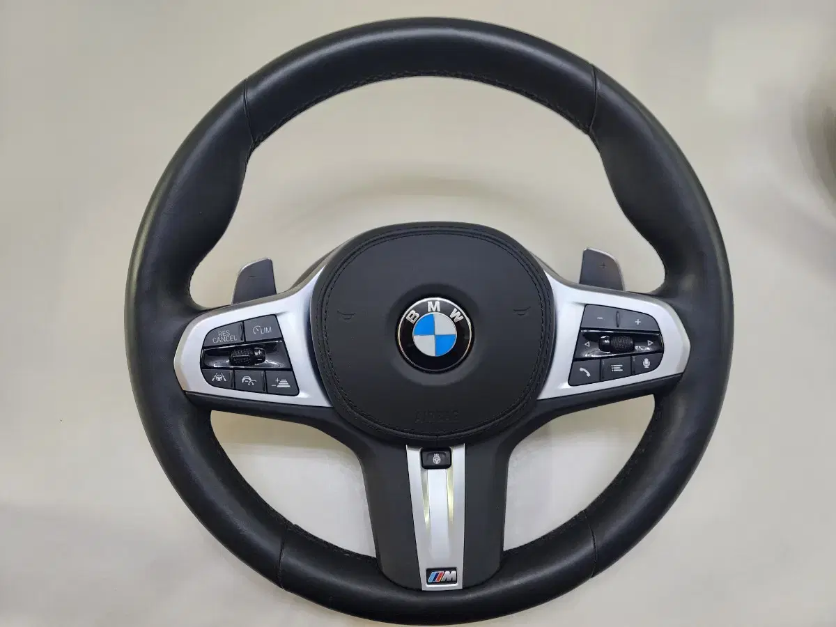 BMW G30 M5 Steering Wheel (ID6)
