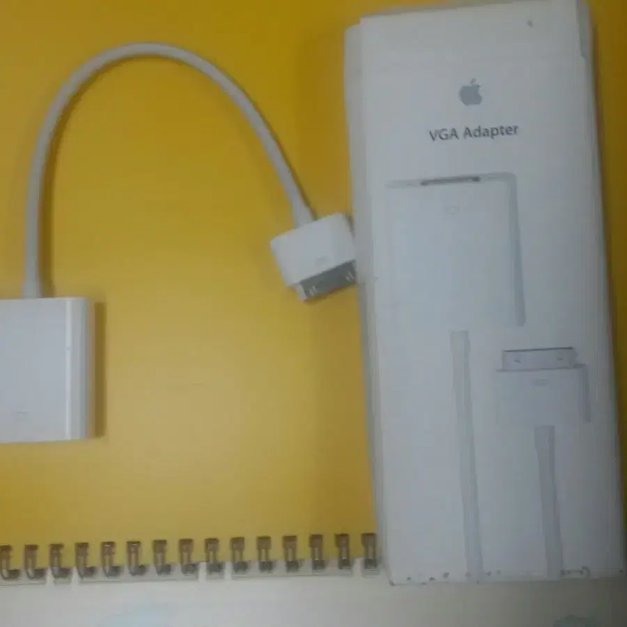 아이패드 30핀 VGA Adapter 팝니다.