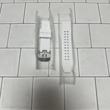 미사용 새상품 루미녹스 고무 벨트 FPX.7050 화이트