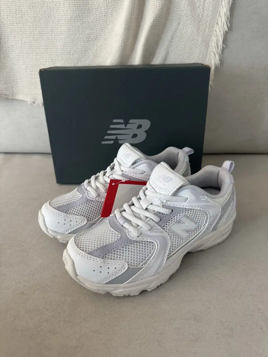 새상품 뉴발란스 530 키즈 사이즈200
