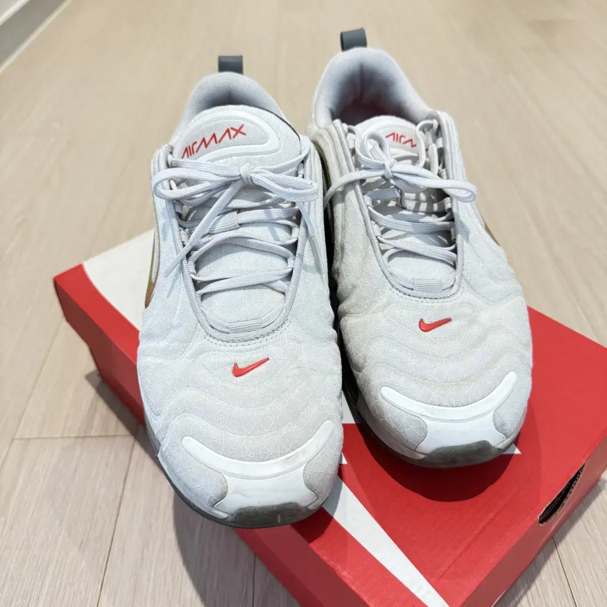 Nike Max 720