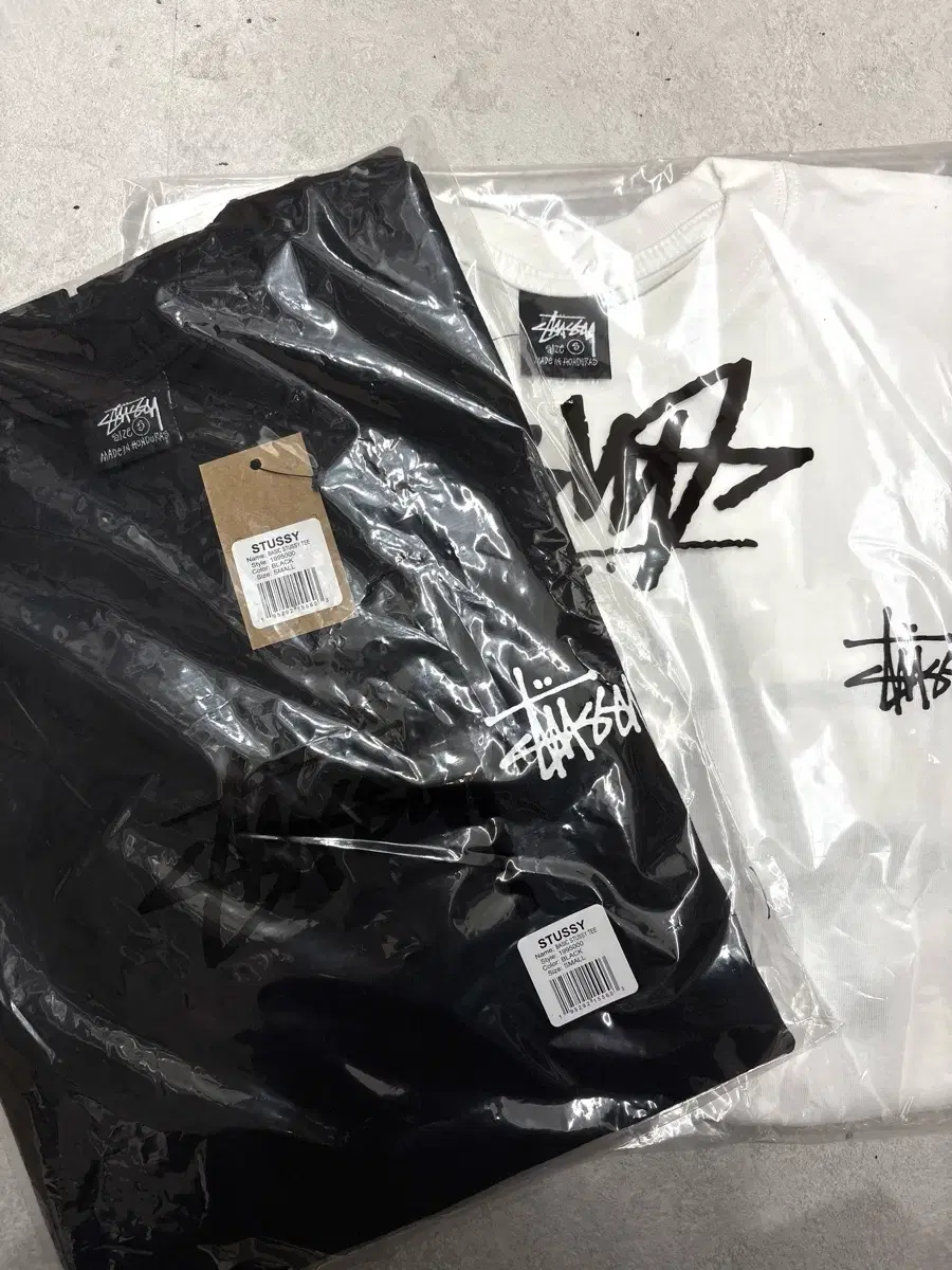 정품/무료배송 미개봉 스투시 STUSSY 베이직 반팔 / 블랙 화이트