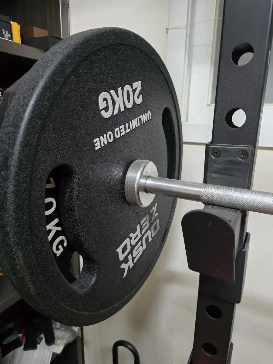 원판 20kg 2개  (서비스 경량봉원판 10kg 2개)