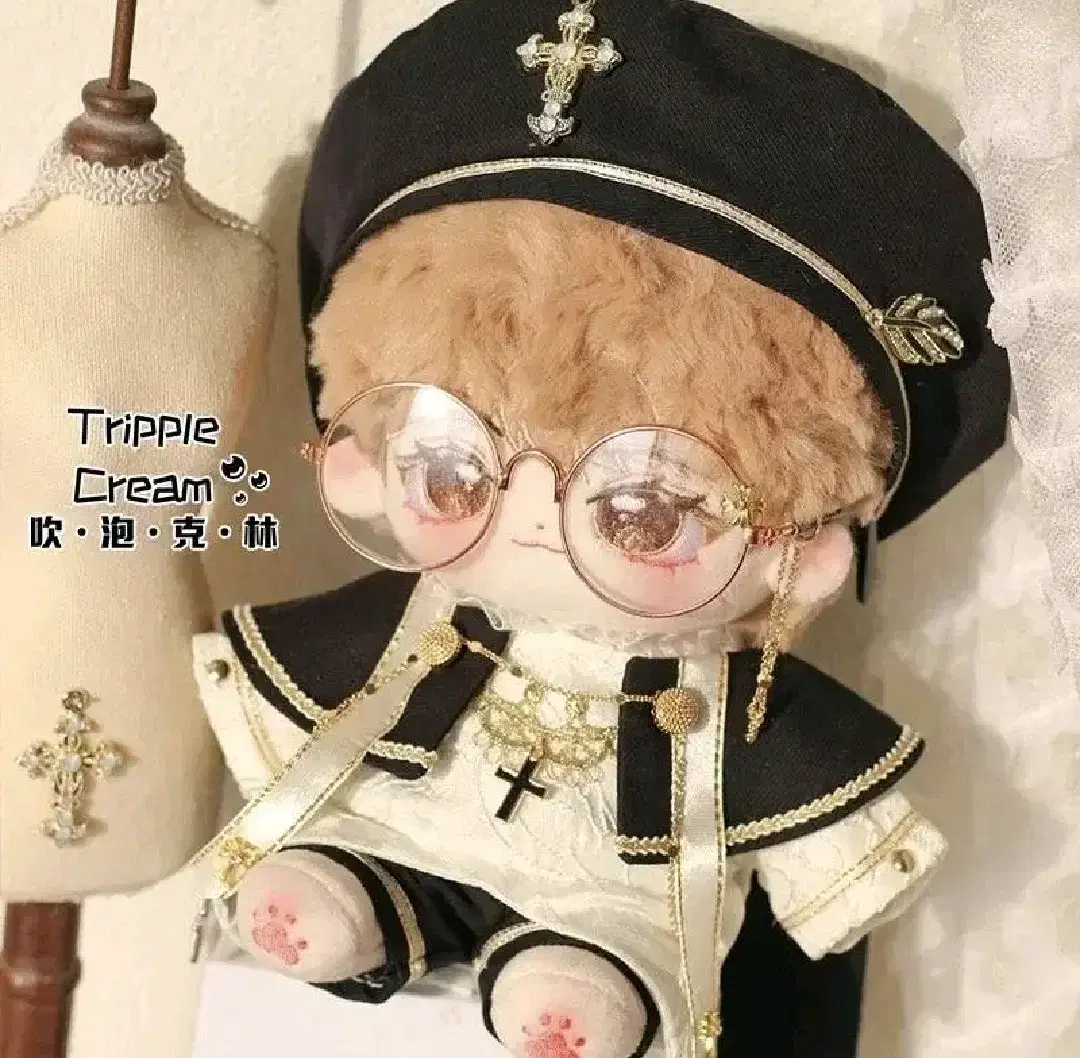 20cm doll clothes window shelf for wts