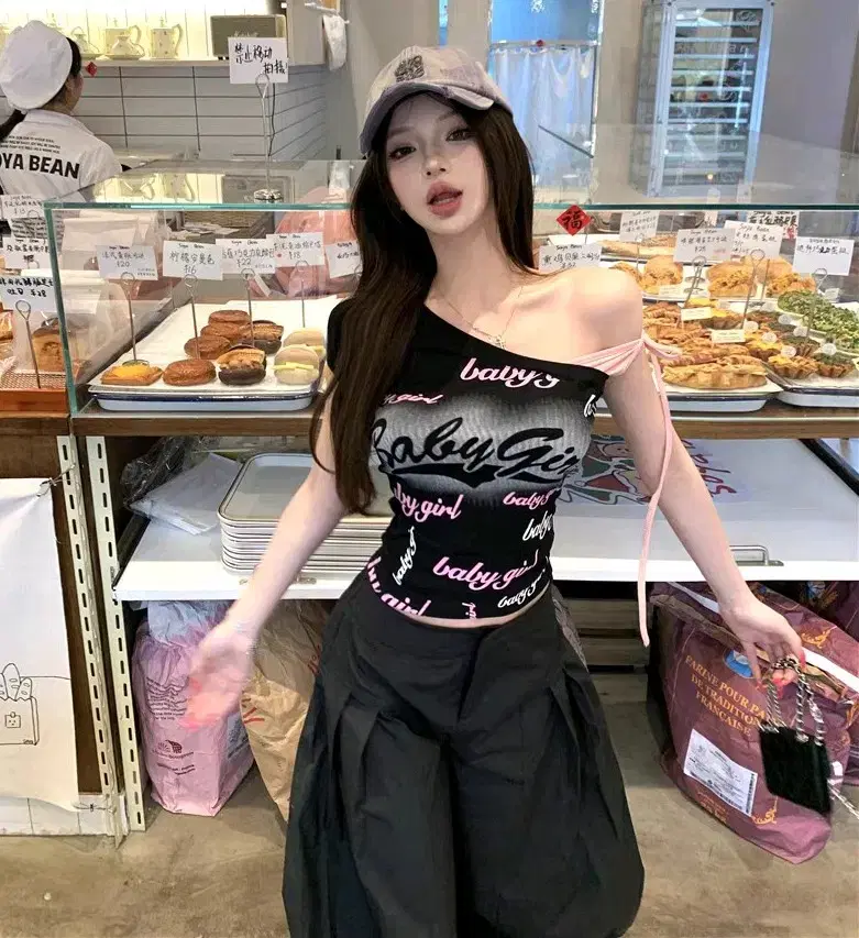 아이돌코디 오프숄더티 크롭티셔츠 블랙핑크 레터링 반팔티 y2k 걸그룹