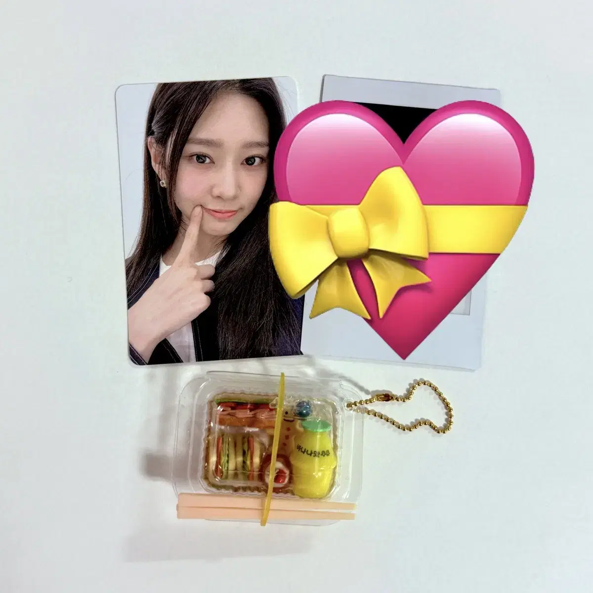 Iz*one, actress minjoo pola, goods