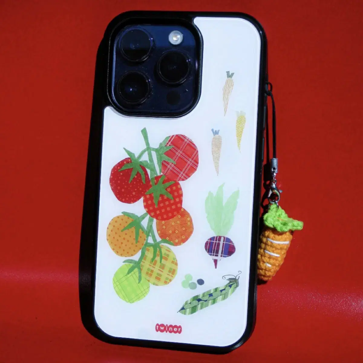 트위너 아이폰15프로맥세이프 케이스 Veggies phone case