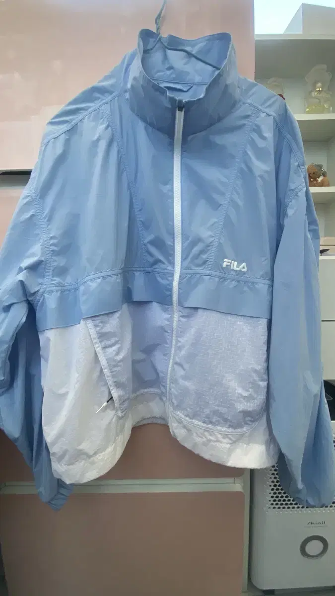 휠라 바람막이