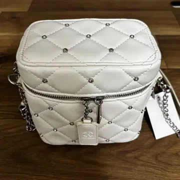 NICE CLAUP 택 포함 퀼팅 베니티 숄더 아이보리