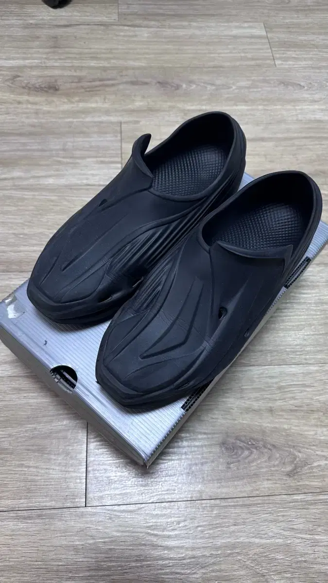 alyx mono size 42 matte black