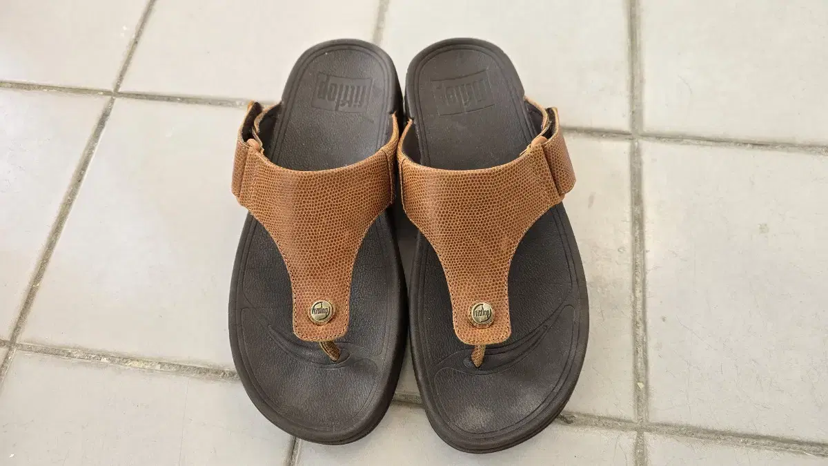 Fitflop Leather Thong Slippers