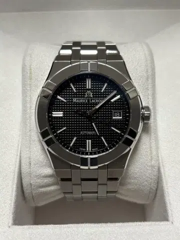 모리스라크로와 아이콘 39mm 블랙 다이얼