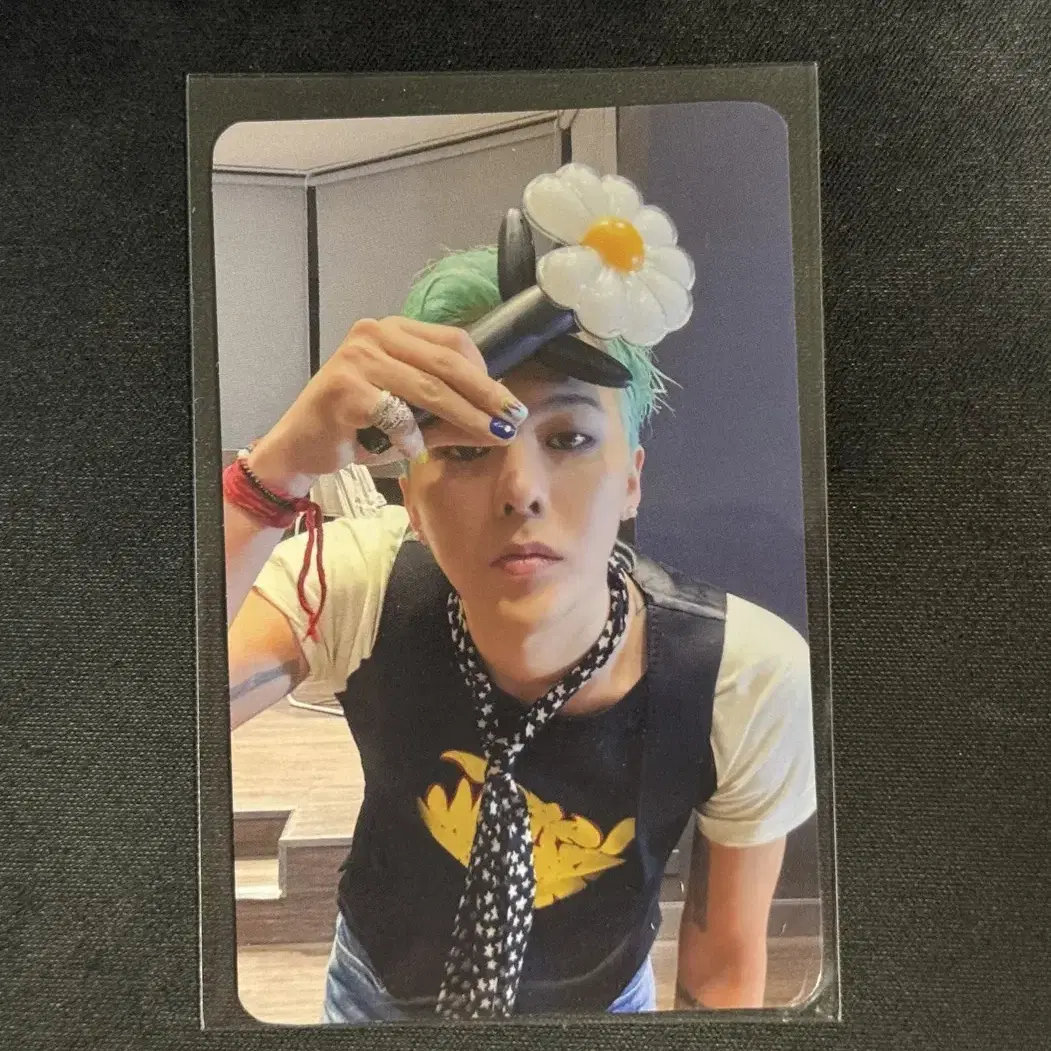 G-Dragon pre-order benefit Sell on Bunjang Global Site.