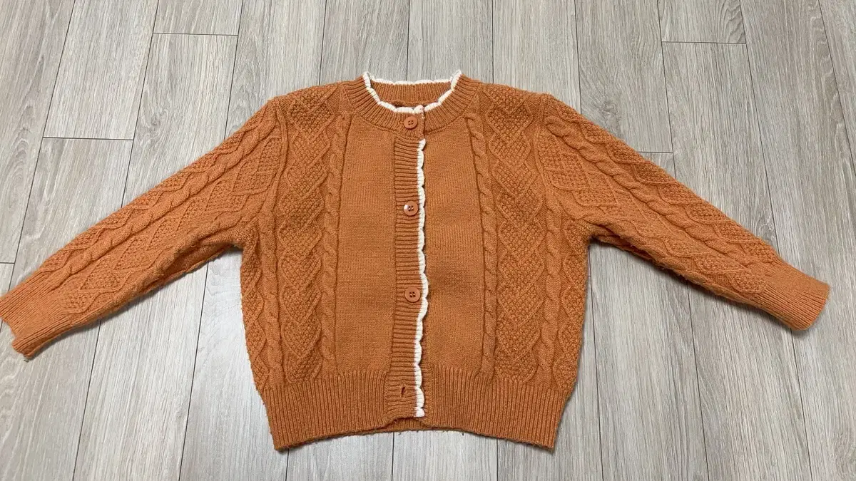 90 Cardigans
