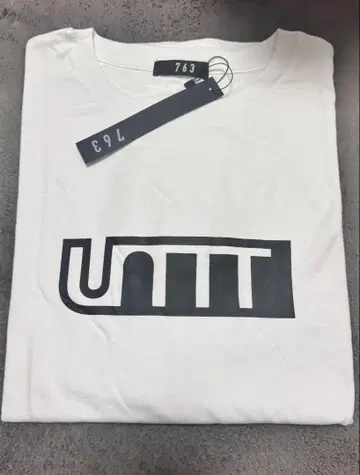 이우도토 UNTT 티셔츠