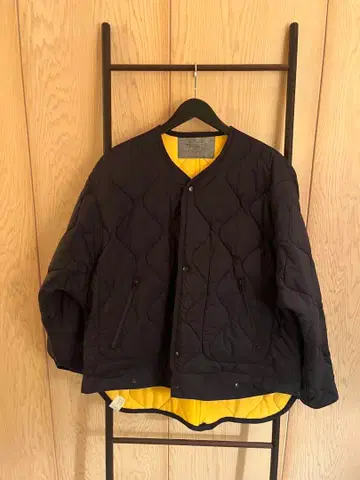 엔할리우드 블랙/옐로우 컬러 퀼팅 자켓