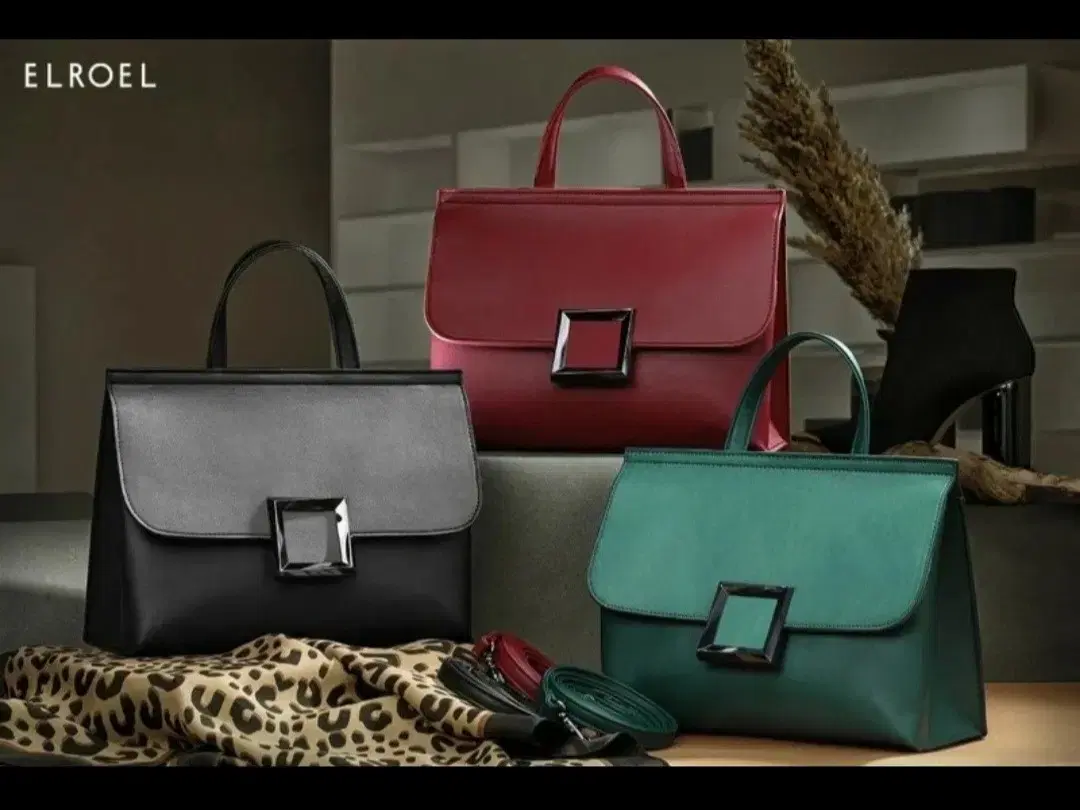 Quick sale)Limited edition luxury cosmetics Eloel handbag red