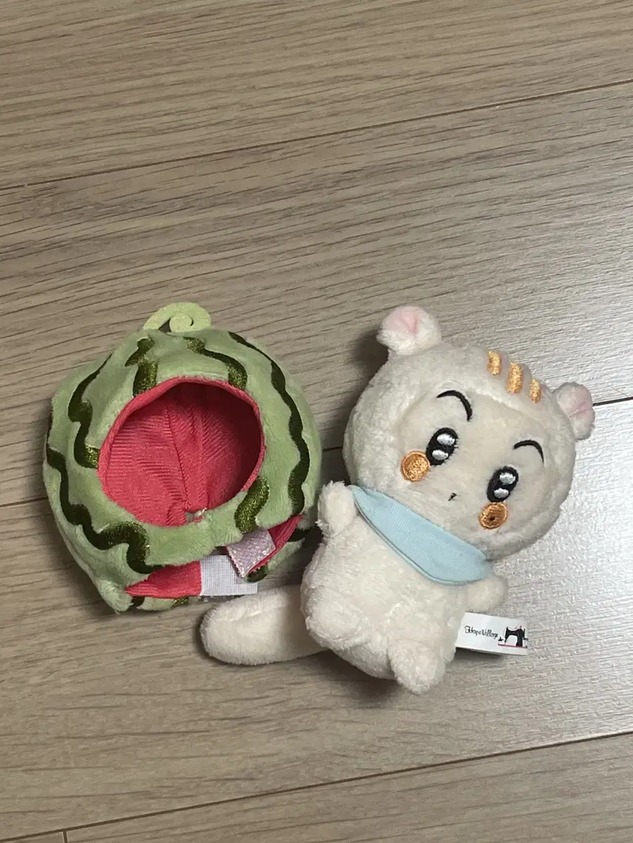 Mark doll Makung's watermelon hat