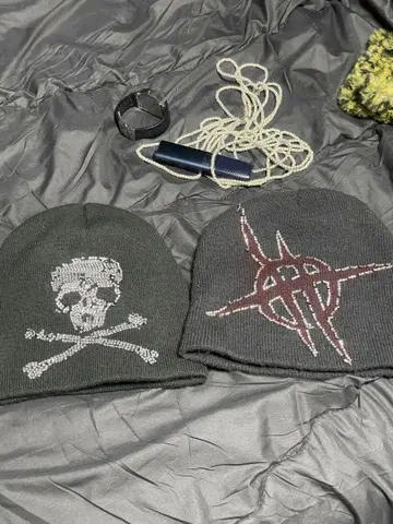 스컬 디자인 니트 모자 2개 세트