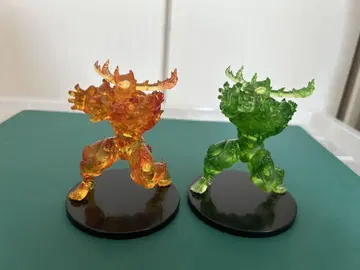 레어 뱀파이어 세이버 파이론 2개 피규어