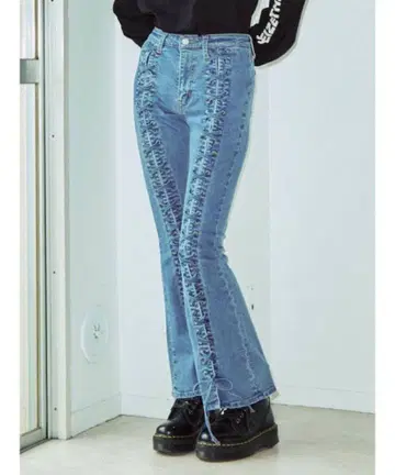 jouetie 쥬에티 센터 레이스업 핏 플레어 팬츠 블루