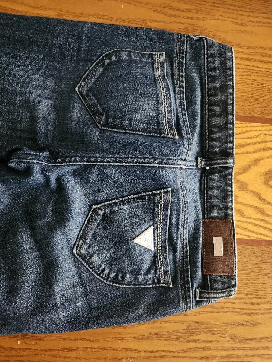 Guess Swarovski Straight Fit Basic Jeans