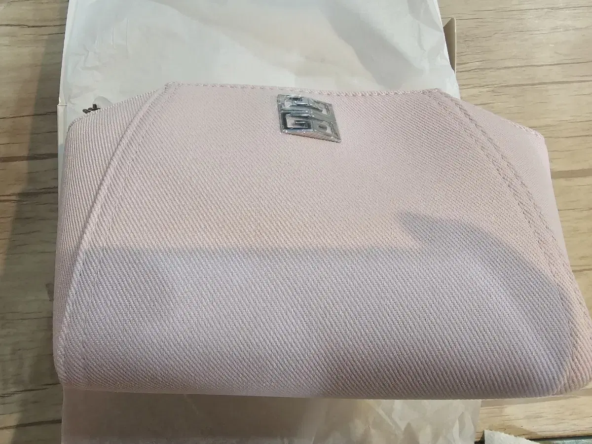 지방시 파우치