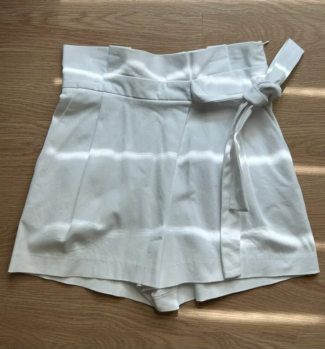 [ZARA] 리본 화이트 반바지