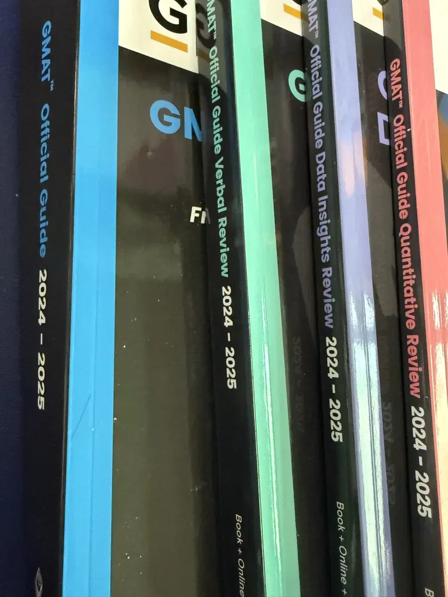 Gmat official guide 24-25 문제집 팝니다
