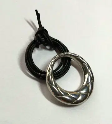 ROYAL SELANGOR 백랍 펜던트 탑