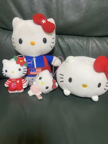 산리오 헬로키티 봉제 인형 정리
