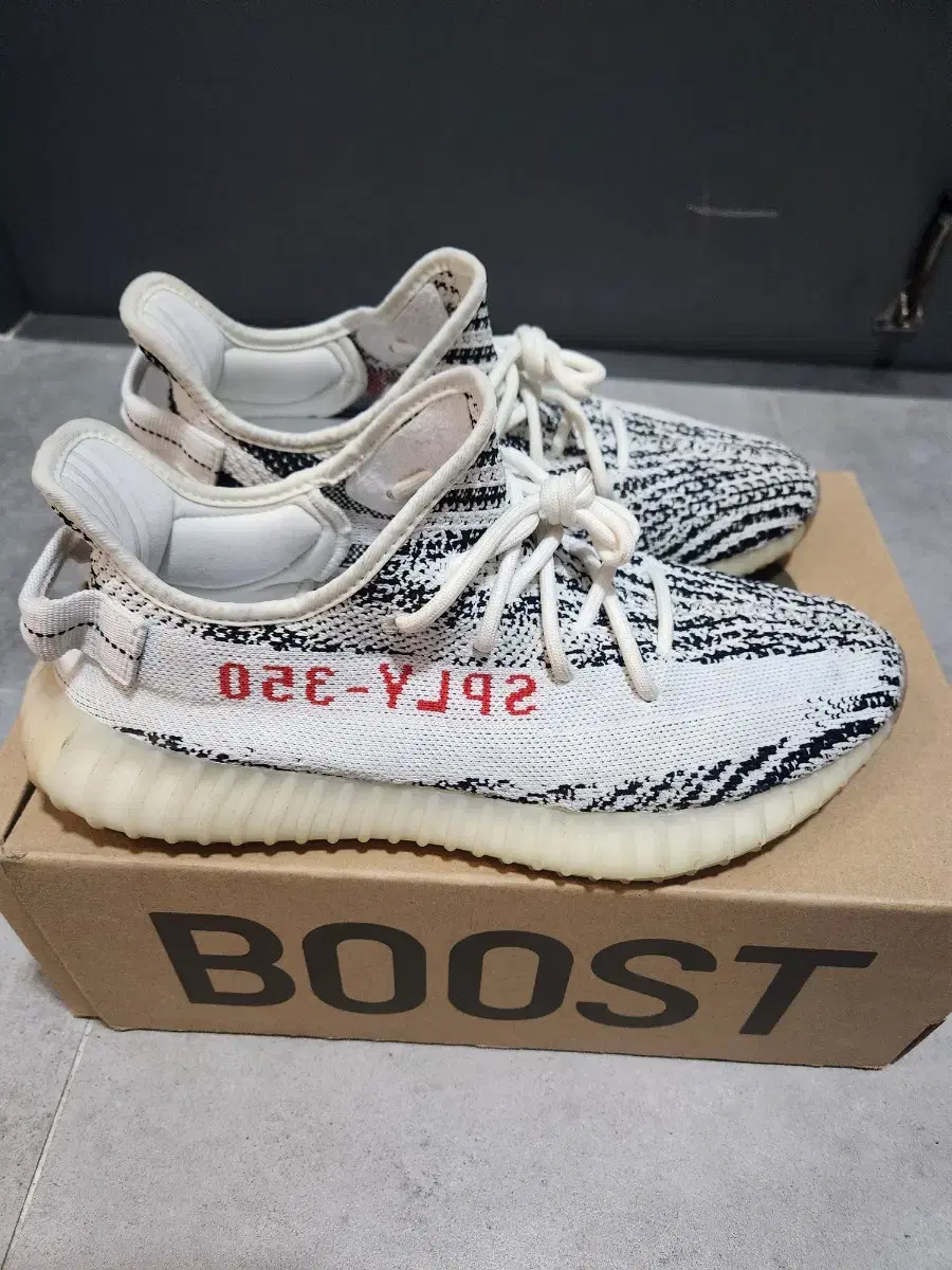 이지부스트 350v2 지브라 280