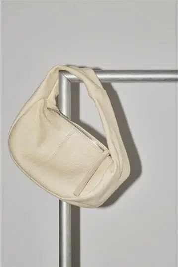 새상품 TODAYFUL Leather Wrap Bag 투데이풀 가죽
