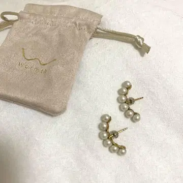 warmth 웜스 Cresent Pearl Pierce 펄 귀걸이