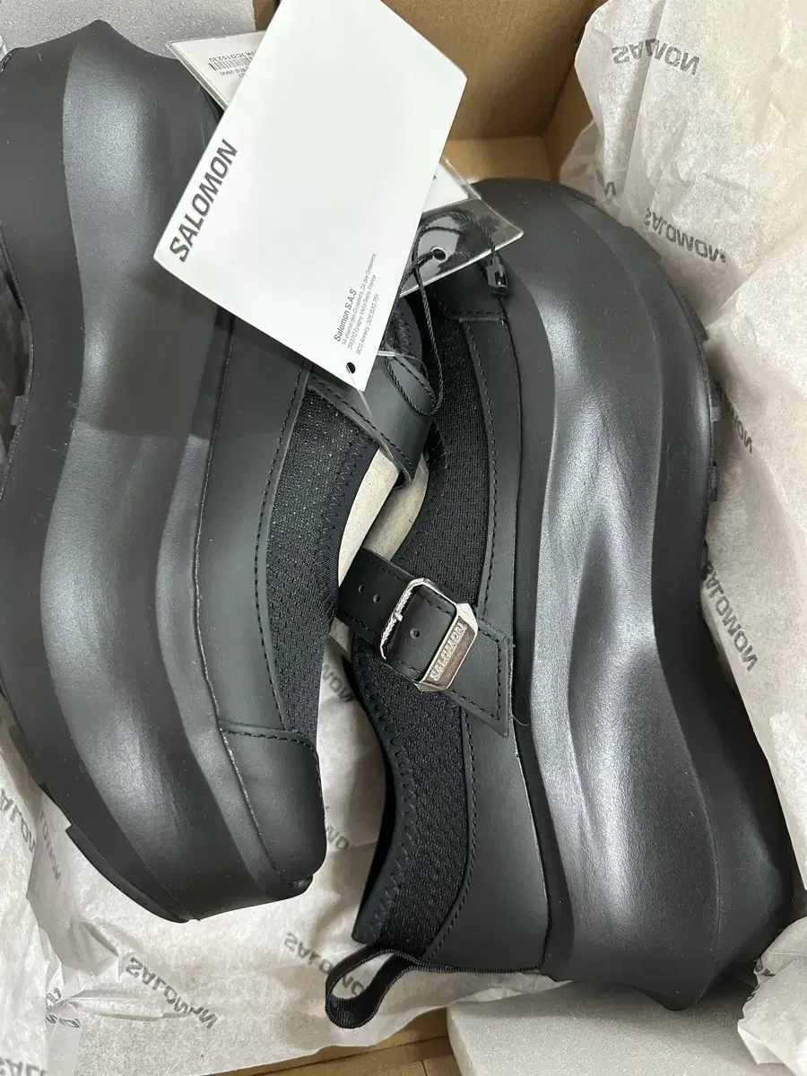 꼼데가르송살로몬 메리제인 블랙 230size