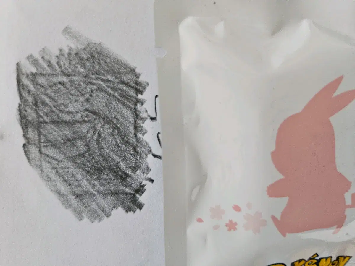 이삭 포켓몬뱃지 미개봉펄기아 판매해요