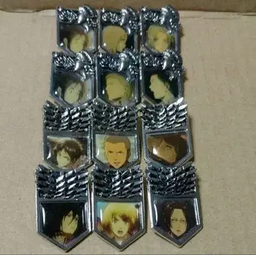 진격의 거인 캐릭터 핀 배지