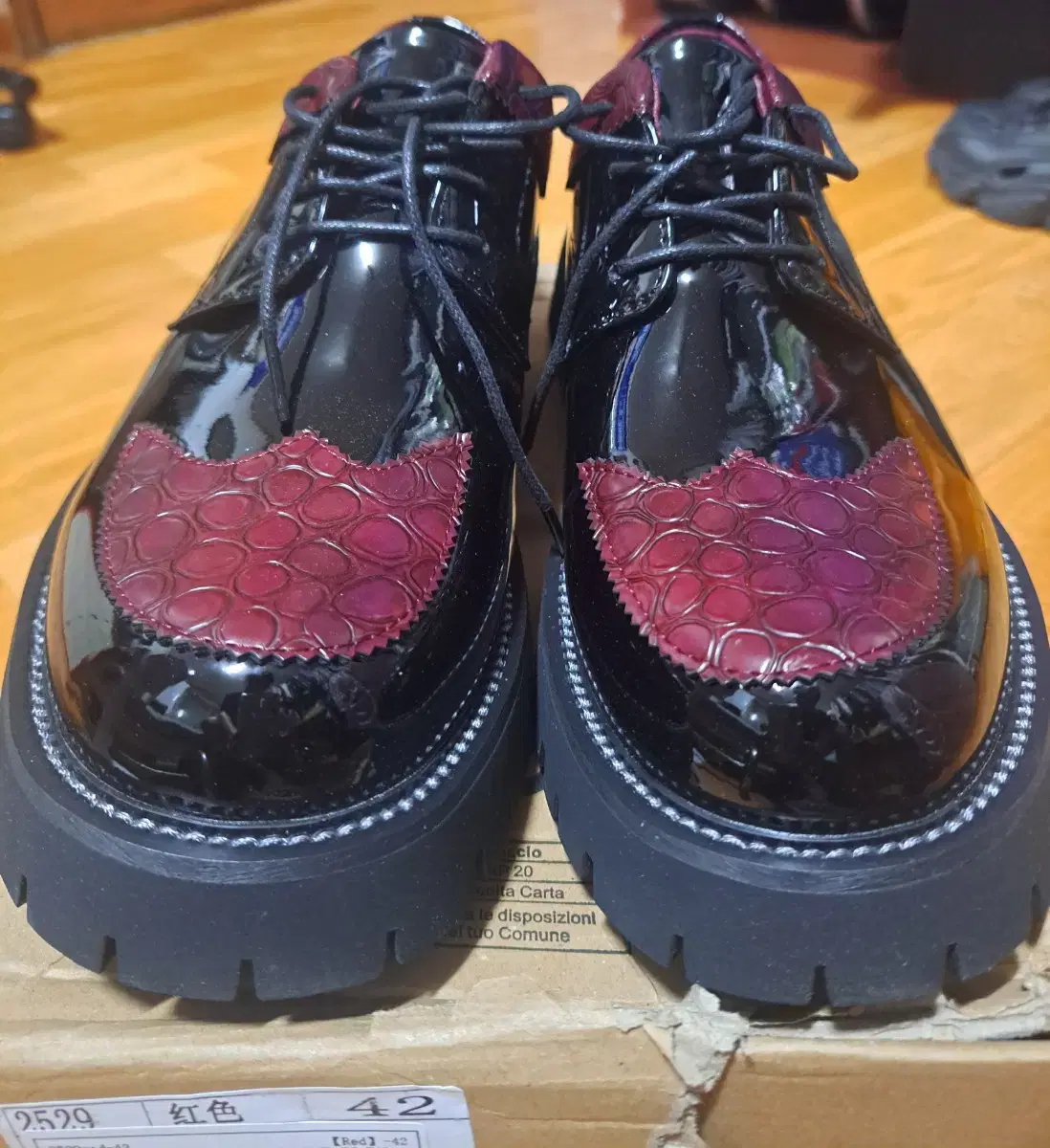 EUR42/270)유광 더비 슈즈 블랙/와인